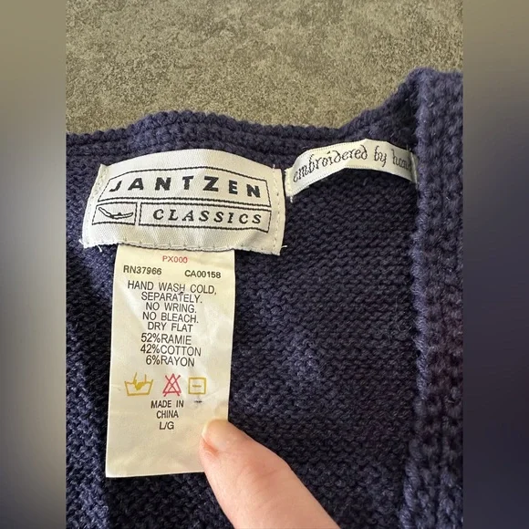 Vintage Jantzen hand embroidered Floral Button Down Cottagecore Vest - Picture 6 of 8